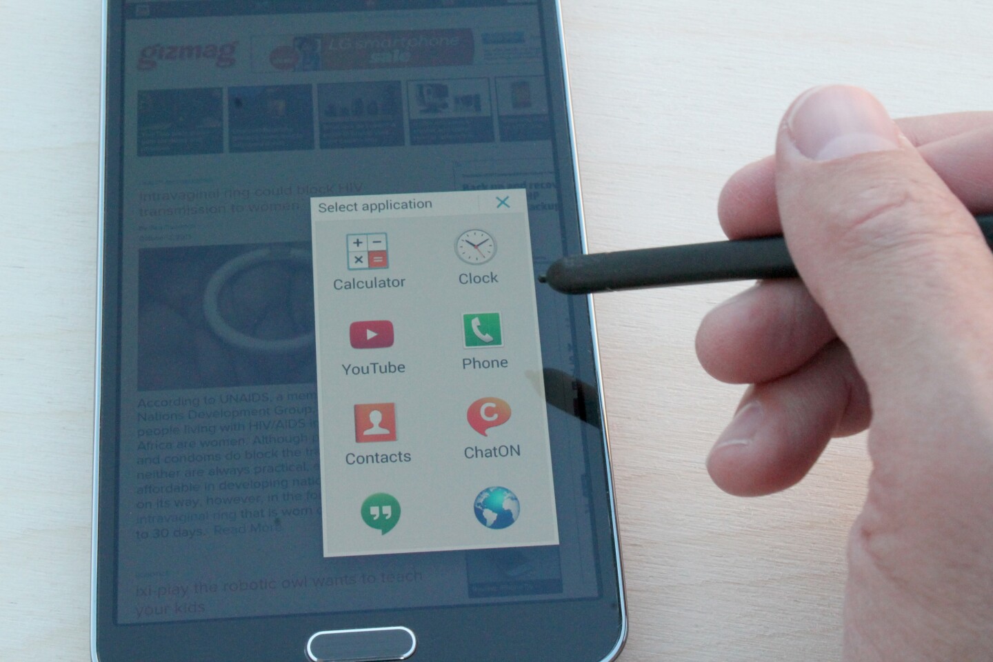 The list of apps compatible with Pen Window is pretty short, but there are some useful ones in there