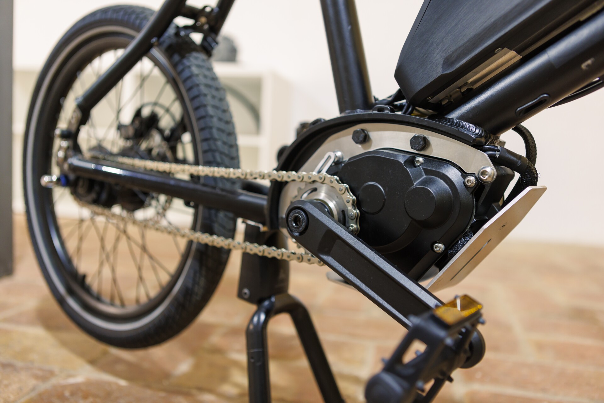 Niche ebike drive takes manual gearshifting out of the equation