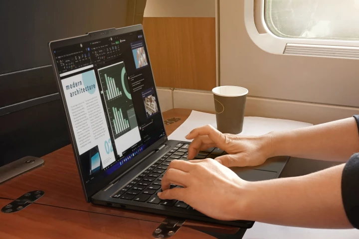 Lenovo has treated the hybrid workforce to the world's first laptop running on Qualcomm's Snapdragon 8cx Gen 3 compute platform, the ThinkPad X13s