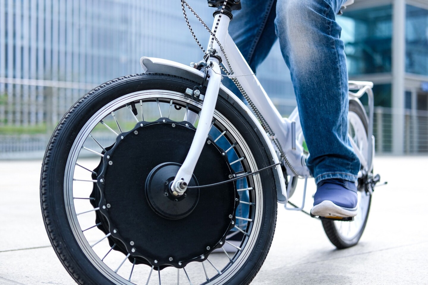All versions of the EvoWheel will have a 250W motor, although there will be three different battery capacities