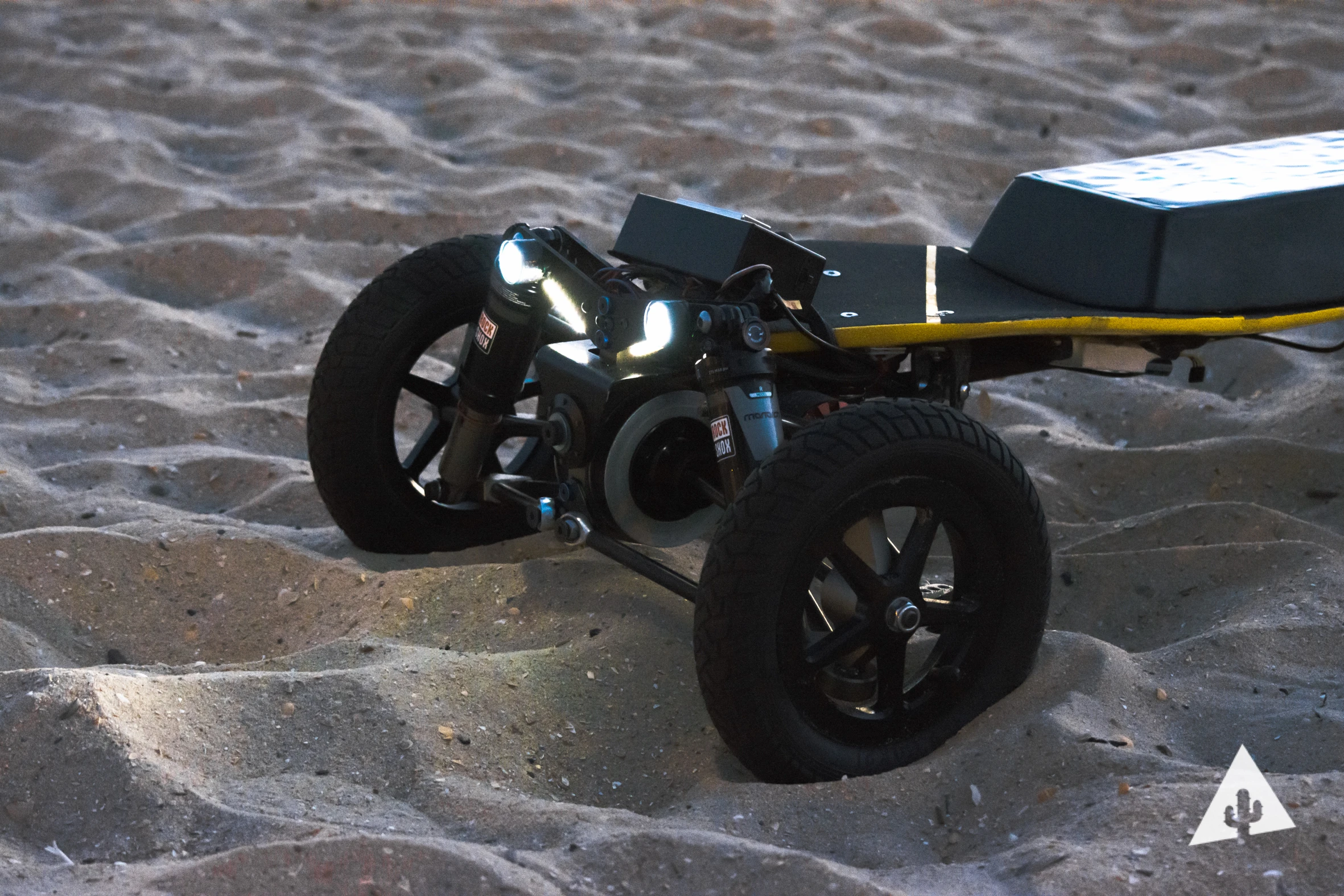 The BajaBoard boasts 12 kW (16 hp) of 4WD electric grunt