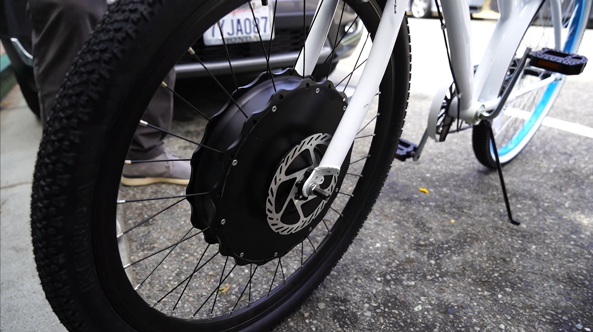 There are quite a few kits around that will turn a regular bike into an electric bike, but few seem able to do so as promptly as the EZ Wheelie