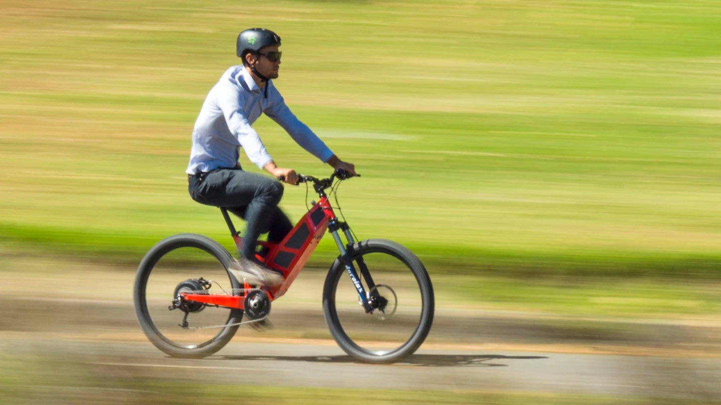 The Stealth P-7 e-bike features 27.5-inch wheels