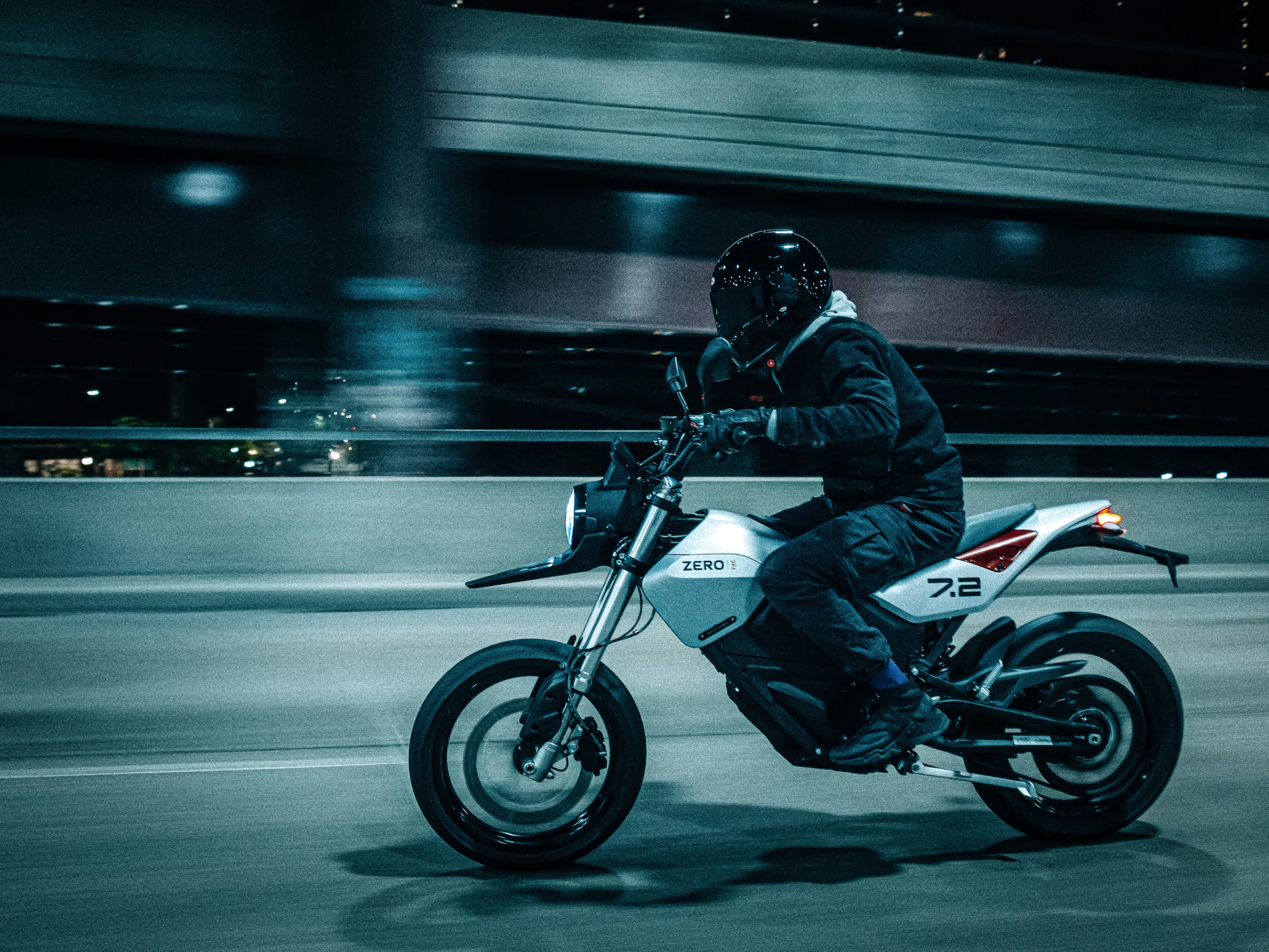 Zero has zhushed up its street supermoto with a new, nicer-looking 2022 FXE