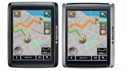 The 24 series personal navigation systems from Navigon guide the user in the car and on foot(Image: Navigon)