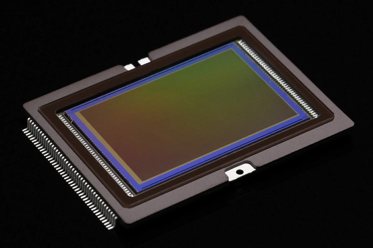 How do different sensor sizes compare with each other?