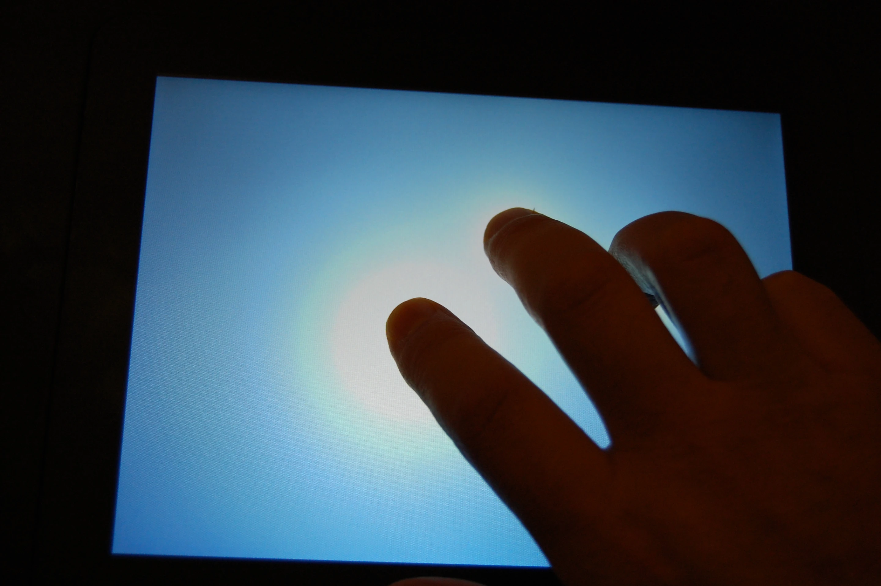 At 800 x 600, the touch panel is not the highest resolution screen I've ever seen, but it doesn't really need to be