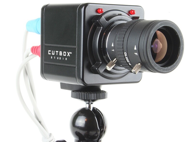 Just like in a real TV studio, red LED tally lights on the CutBox cameras indicate which one is currently selected
