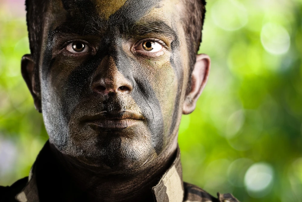 Scientists have created face paint that protects soldiers against the heat of explosions (Photo: Shutterstock)