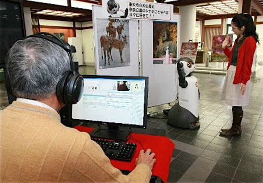 Senior citizens - experts on their local history - educated tourists through the Robovie in one research project