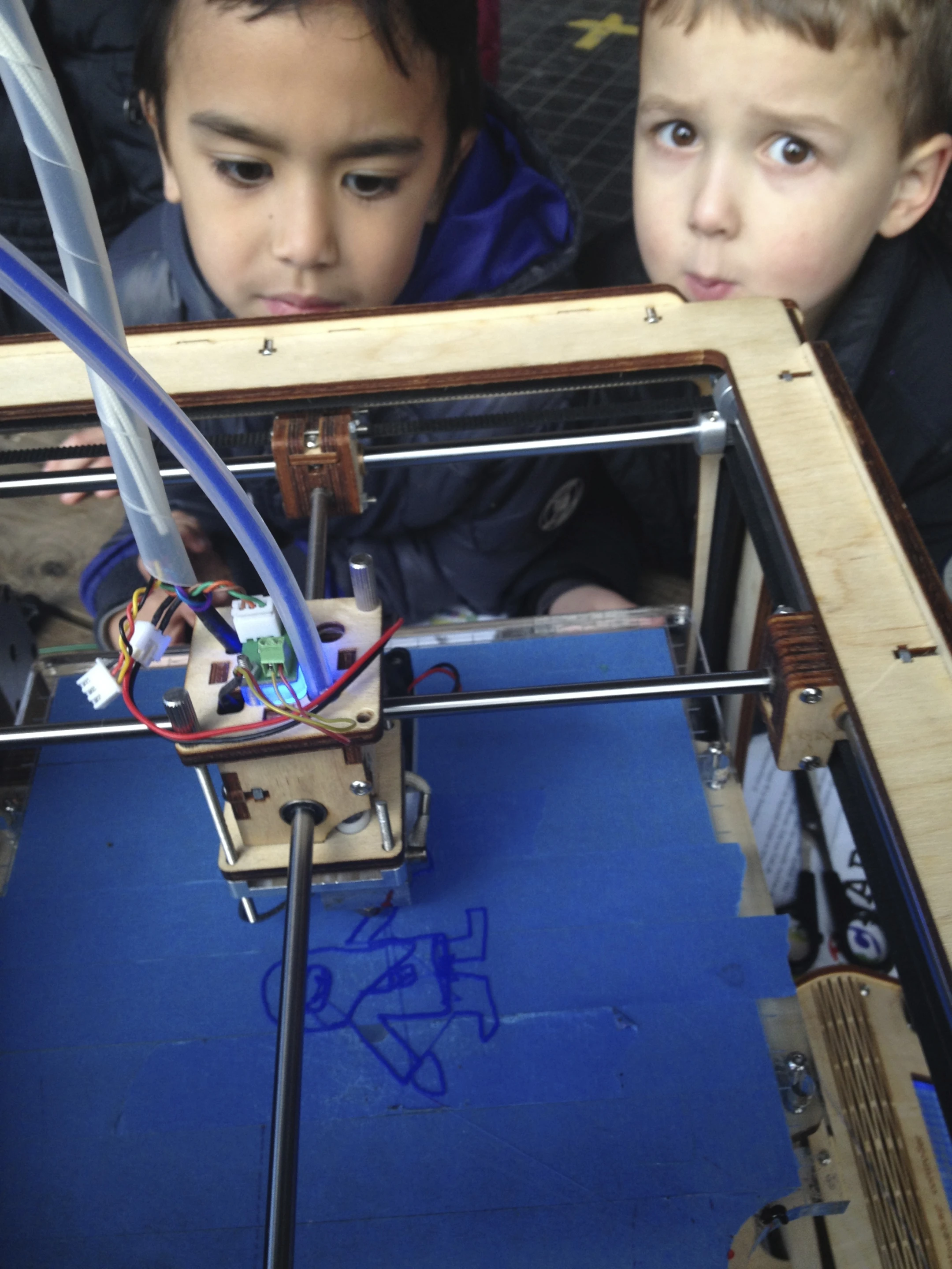 Doodle3D lets users draw simple 2D sketches on a computer, tablet, or smartphone and then automatically turn them into 3D-printed objects