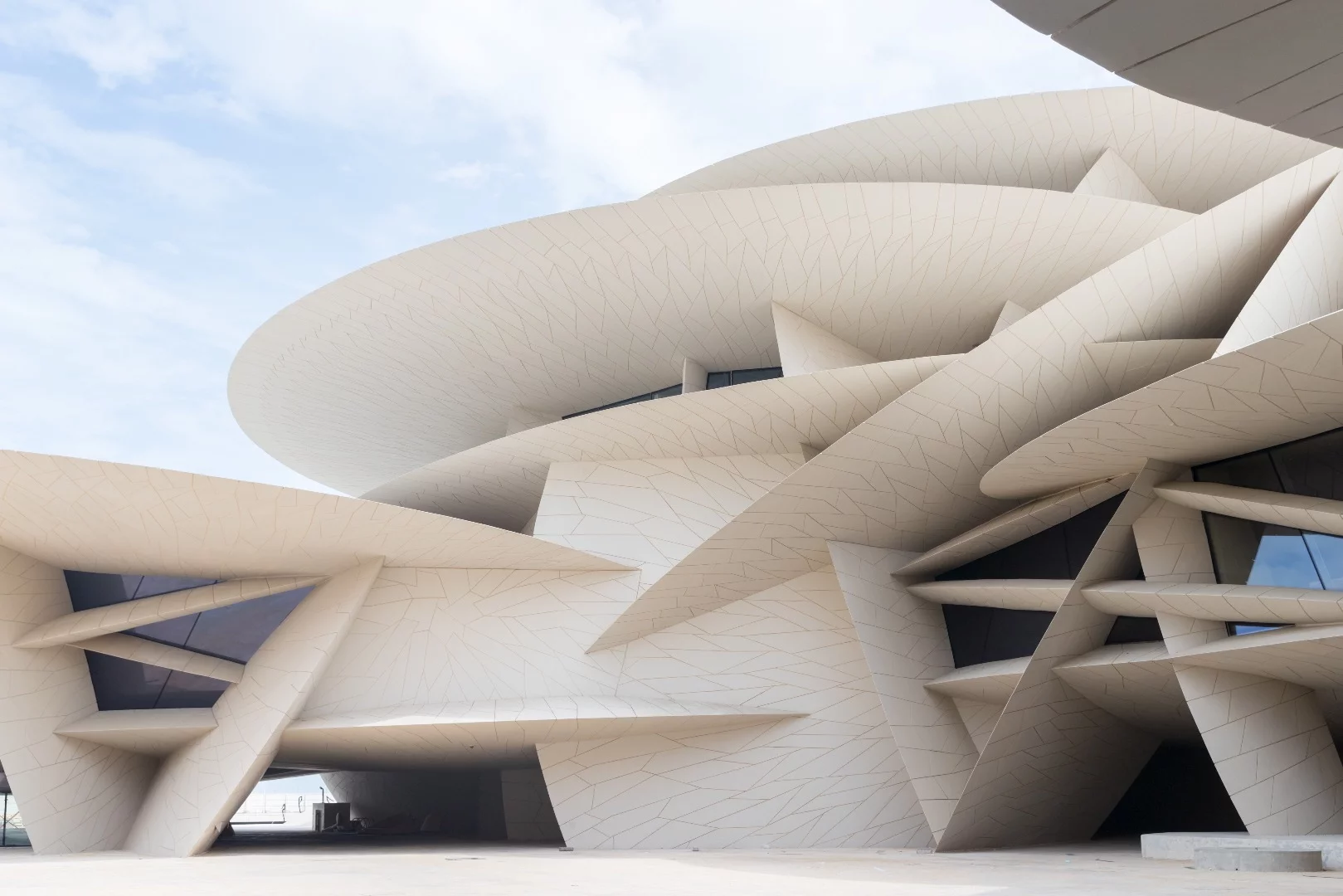 The National Museum of Qatar's disks range in size from 14 m (45 ft) to 87 m (285 ft) in diameter