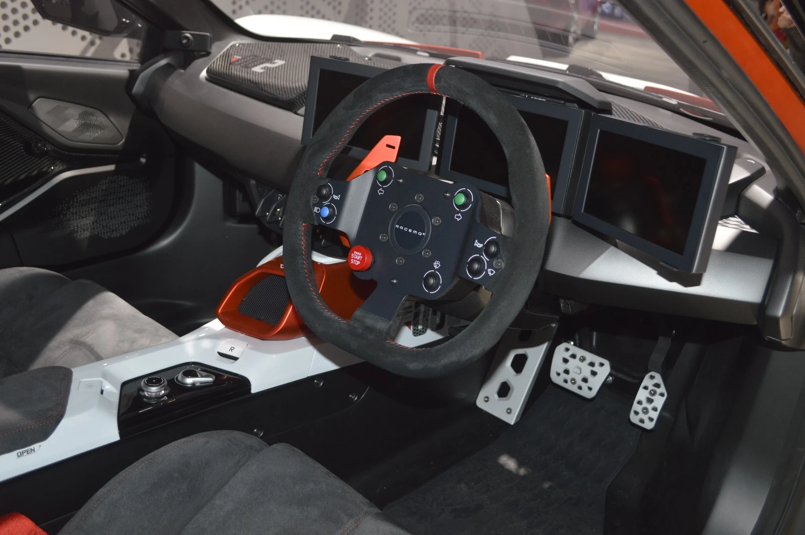 The Racemo comes with a paddleshift gearbox
