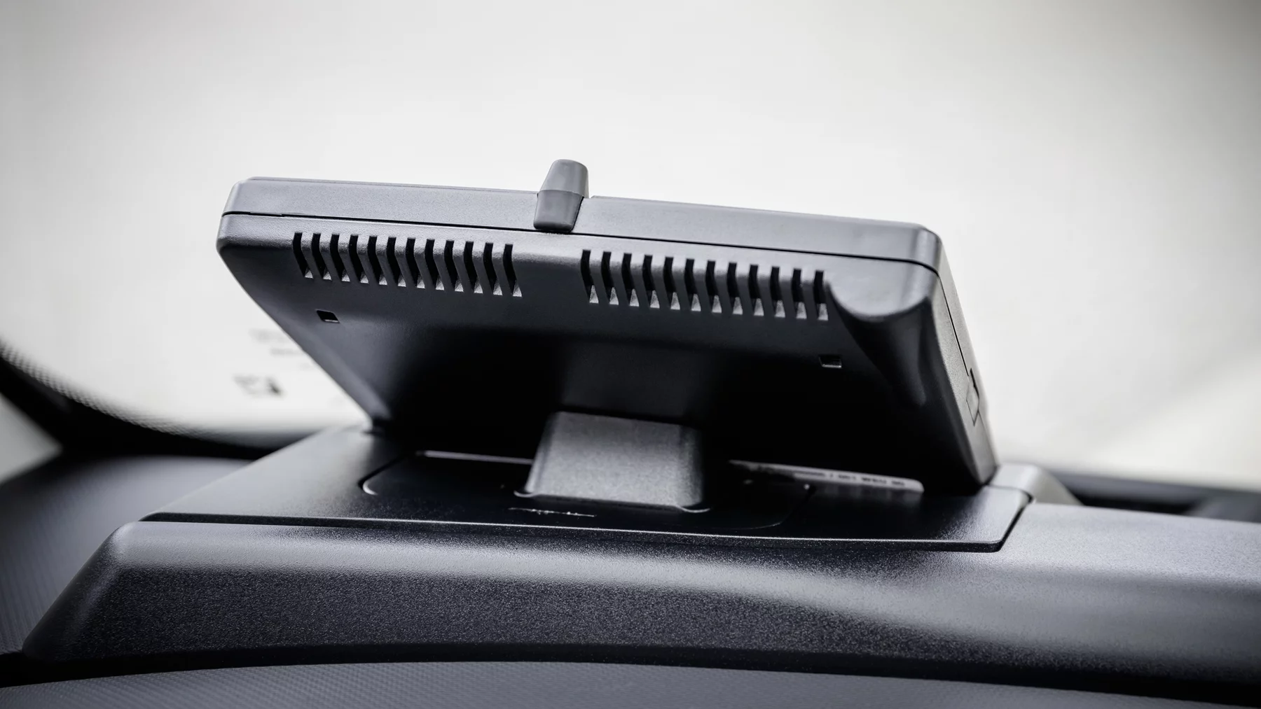 In order to make the service possible, Smart is retrofitting participants' cars with its new Connectivity Box