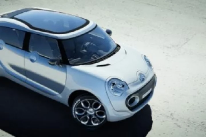 The 2007 C-Cactus Concept is aptly named for its low consumption of resources, using a more fuel-economic diesel engine than the Toyota Prius and contemporaries, much like the cactus plant. The C-Cactus is an "ecological" car with a Hybrid HDi drivetrain capable of 69 mpg (3.4 l/100 km) on the combined cycle and emissions of 78g/km of CO2.
