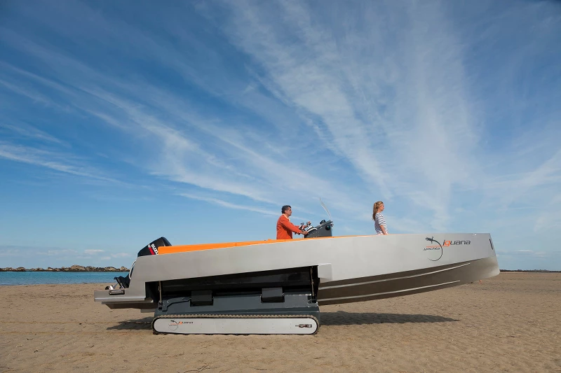 The Iguana 29 Amphibious (Photo: Eric Sander)