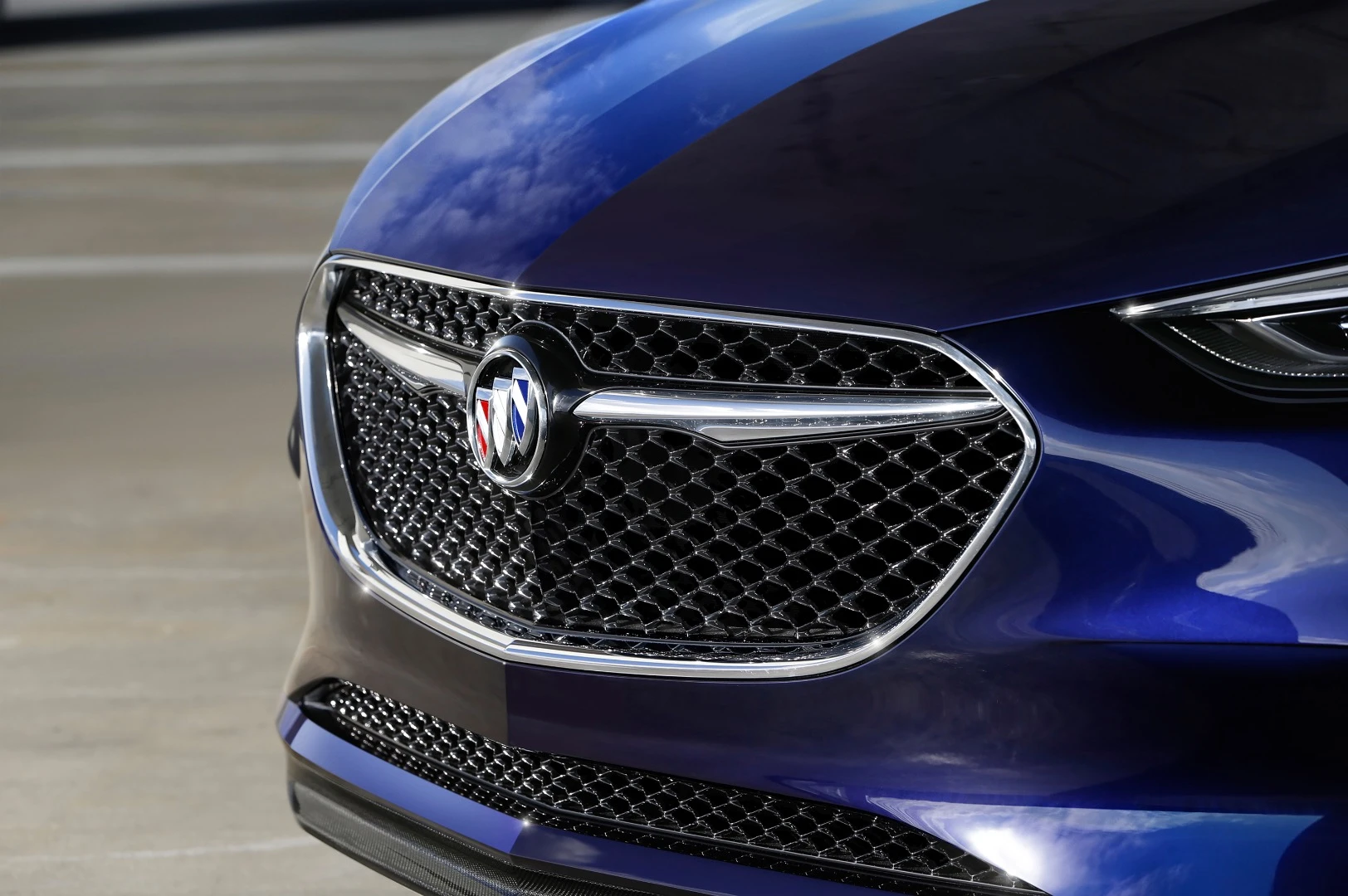 The Buick emblem straddles a strong central crease