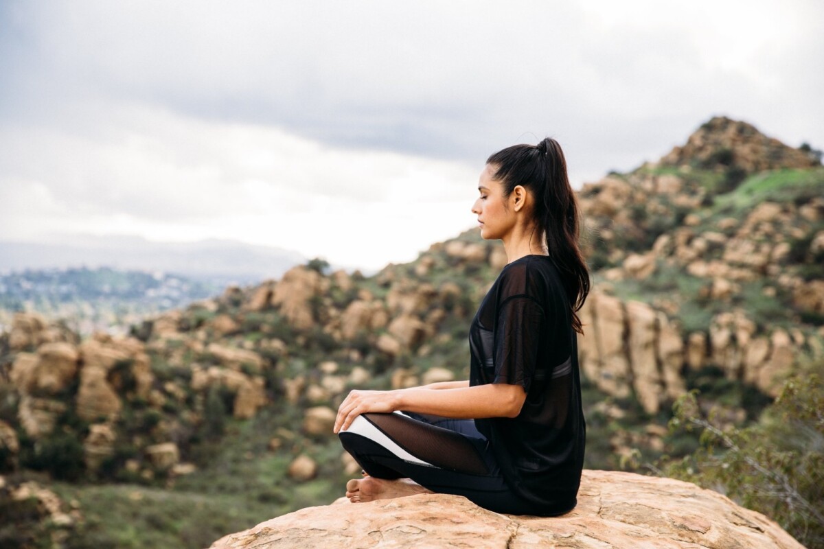 Nadi X yoga pants feature five woven-in waterproof accelerometers and motorized vibrating panels located at the hips, knees and ankles