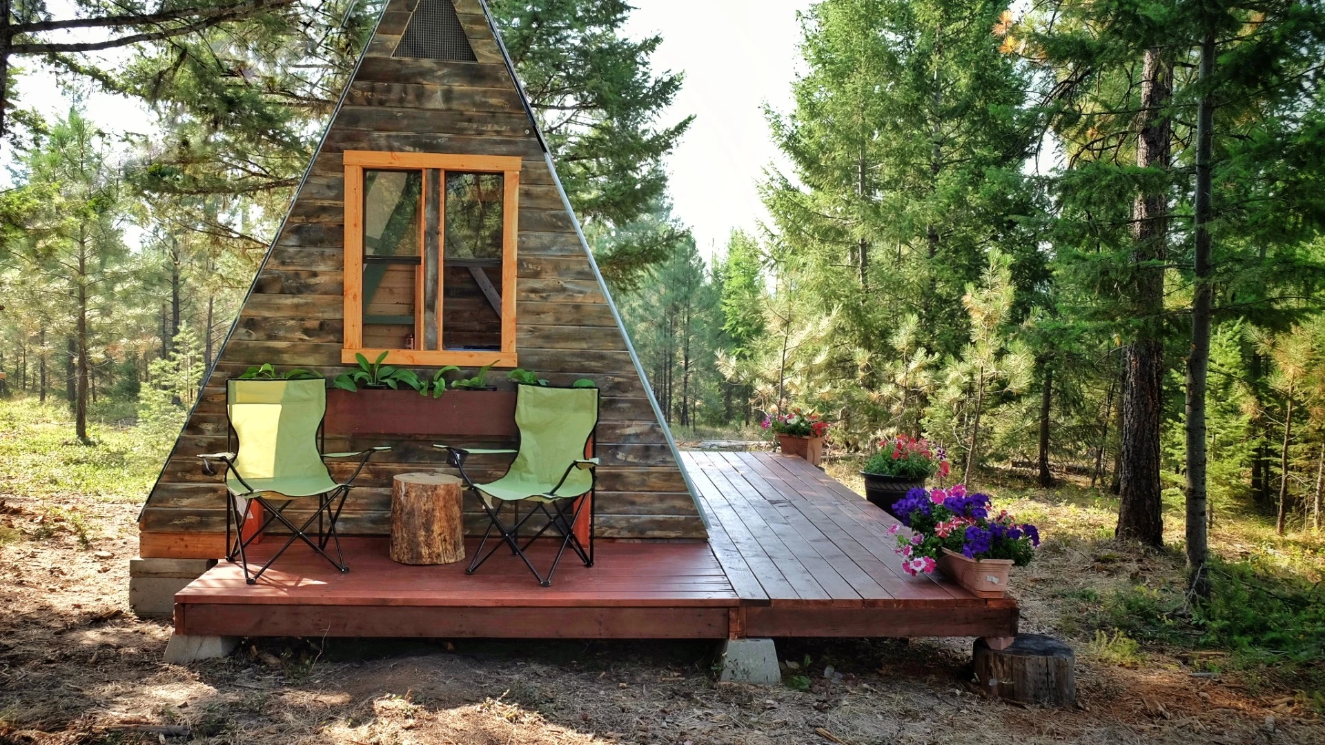 The interior of the cabin measures 80 sq ft (7.4 sq m)