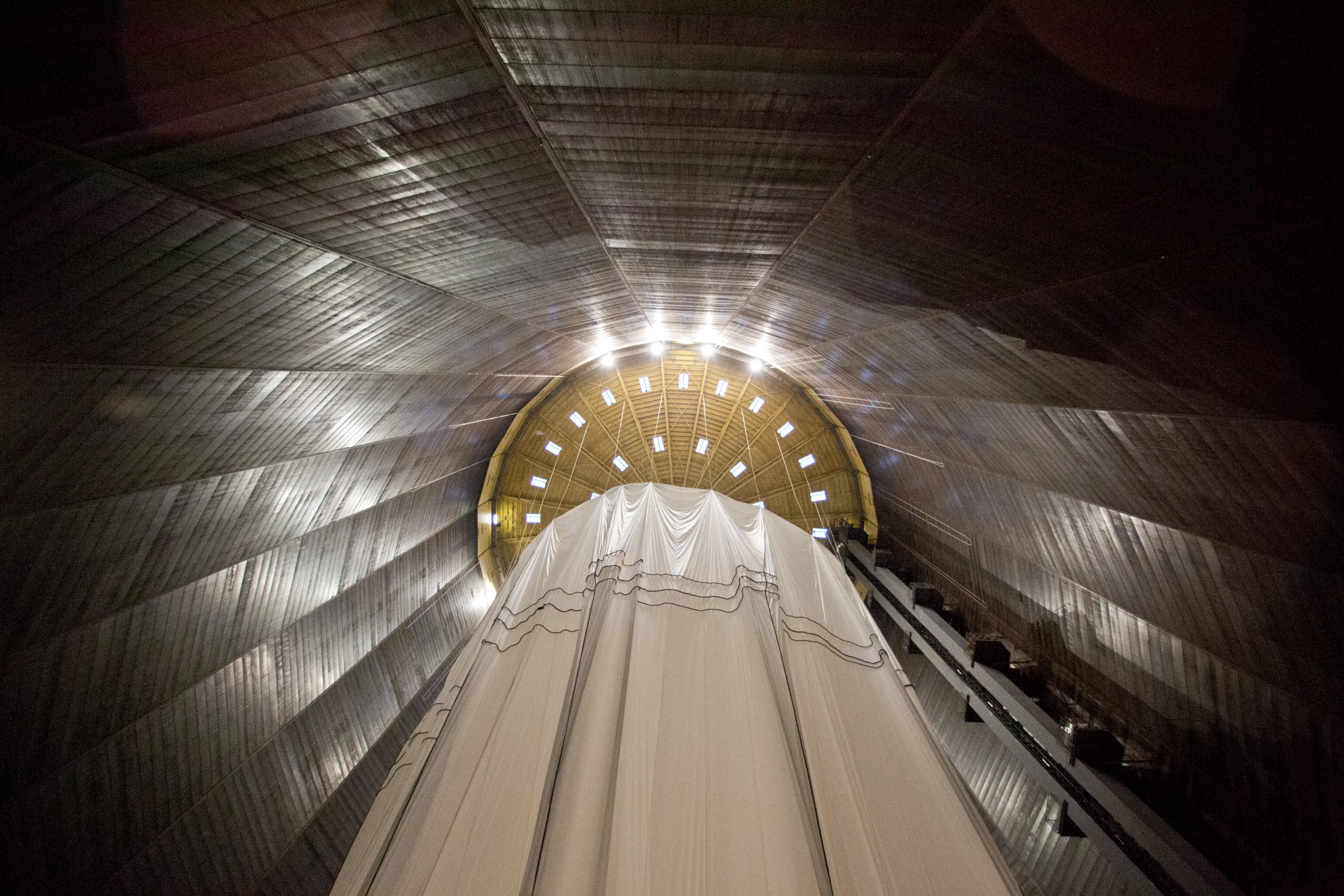 The inflated envelope is 90 meters (295 feet) high and 50 meters (164 feet) in diameter (Photo: Wolfgang Volz)
