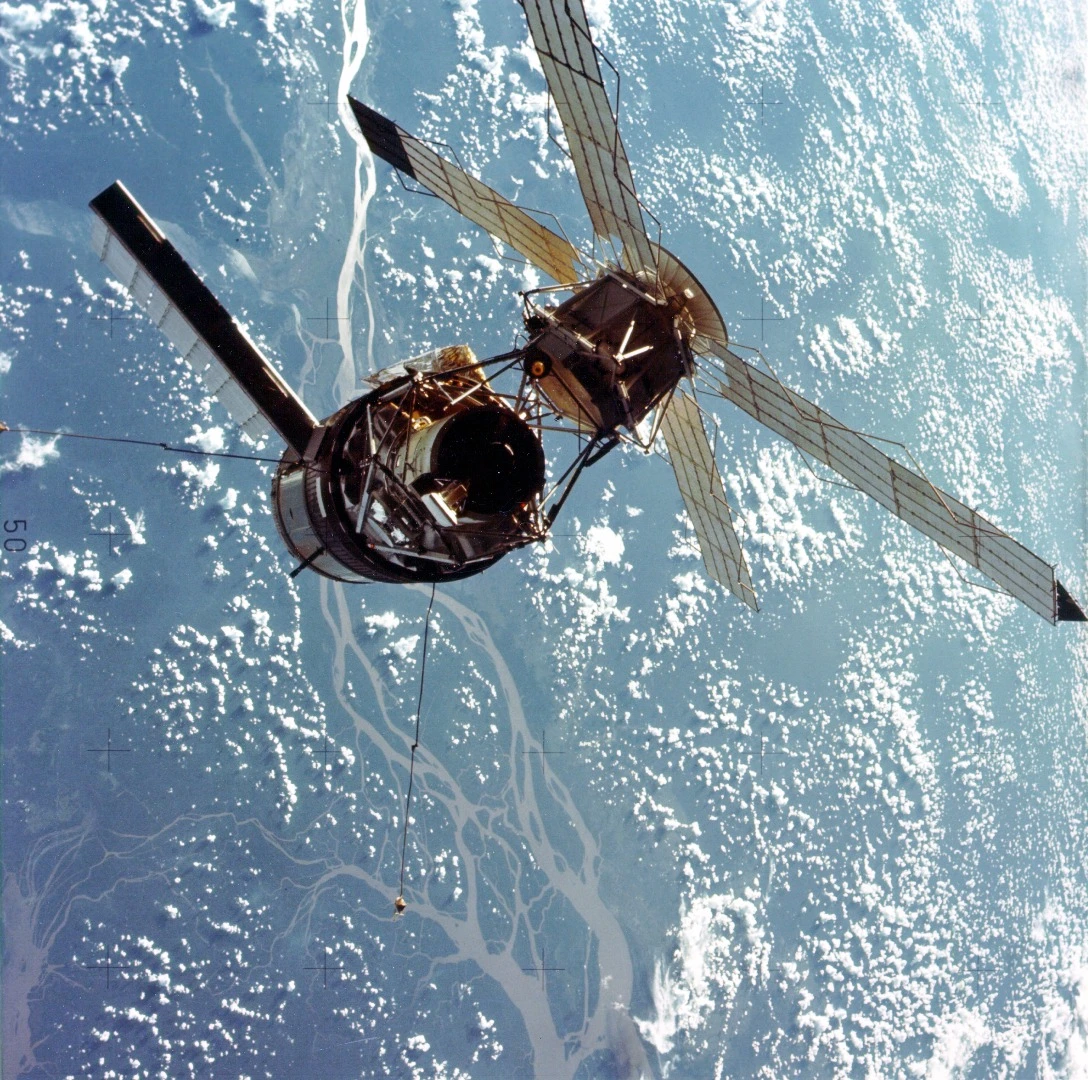 Skylab lost one of its two main solar panels