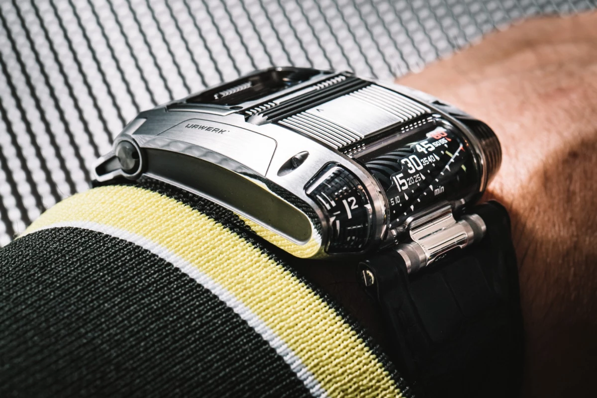 The Urwerk UR111C showing its linear display