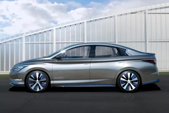 A strong shoulder line gives the car a powerful look