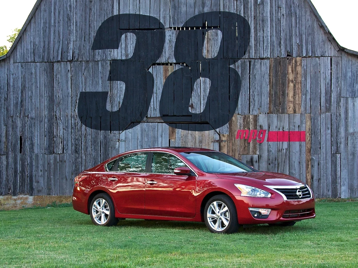 2013 Nissan Altima is an IIHS Top Safety Pick+