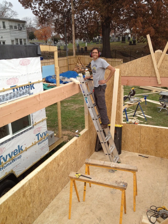 Construction process – installing top plate (Photo: Paul Burk Photography)