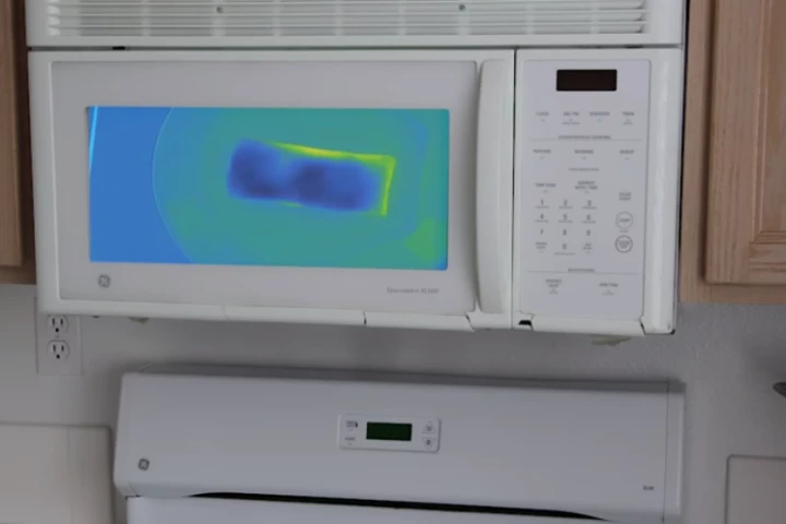 As your food moves from cold to hot, it morphs from blue, to red, and to white hot when it's time to pull it out