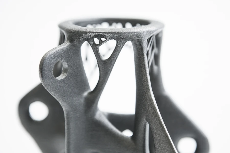 The method can be used for creating particularly intricate or complex structural elements