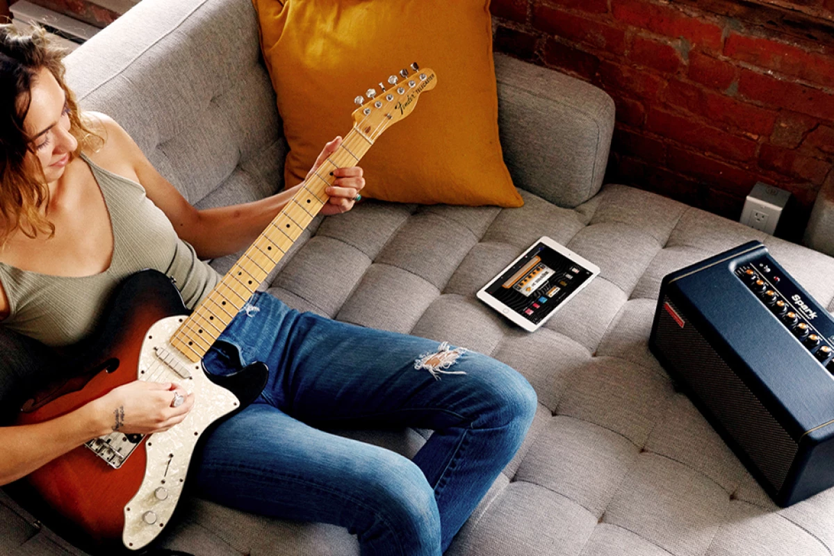 Players can load amp or FX models into the app and the tones will be wirelessly sent to the Spark amp