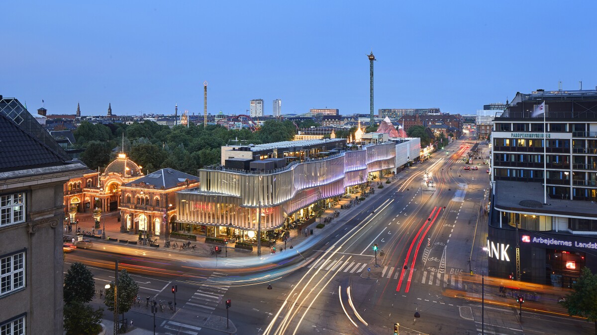 Tivoli Hjørnet contains a hotel, restaurants, and retail space, and its overall design is meant to echo the moat and fortifications that once surrounded Copenhagen