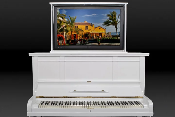 The Mediano TV cabinet is the epitome of taste