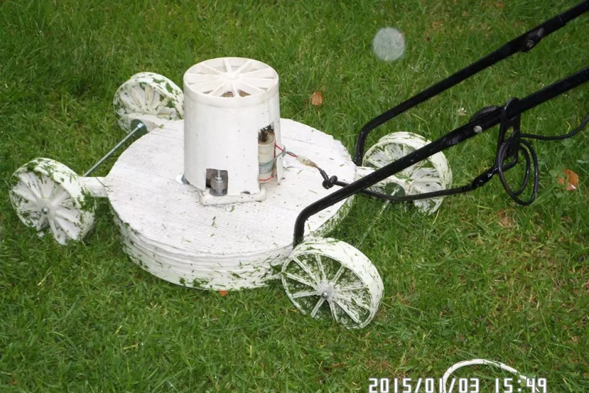 A South African man has used his garage-sized printer to produce a 3D-printed lawn mower