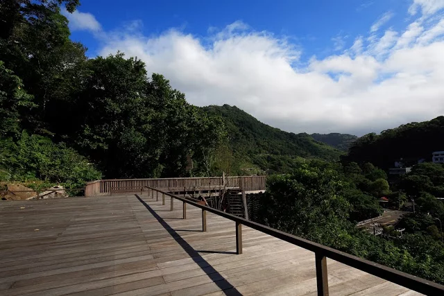 Meditation terrace of the "ultra ruin" house in Taipei, by Casagrande Laboratory (photo: AdDa Zei/Casagrande Laboratory)