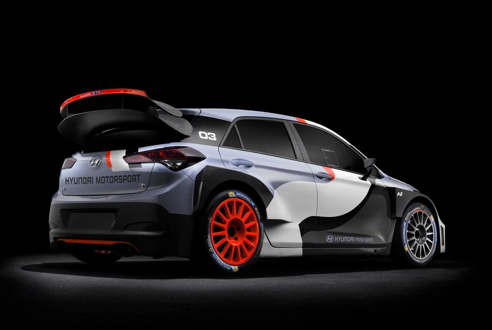 The i20 WRC has an optimized weight distribution
