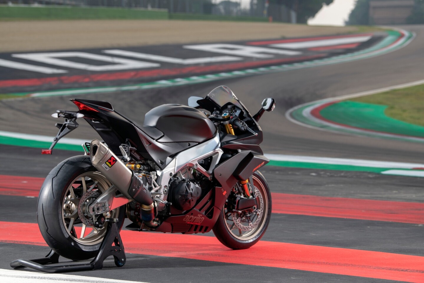 Standard titanium Akrapovic exhaust