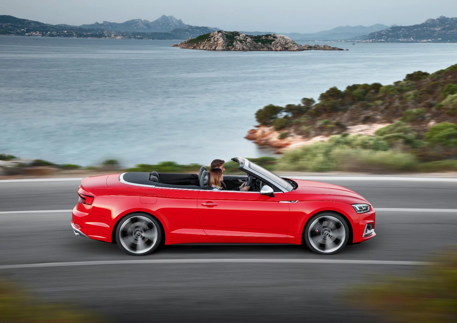 The range-topping Audi S5 Cabriolet manages to avoid looking like a boat, something that can't be said for a lot of convertibles