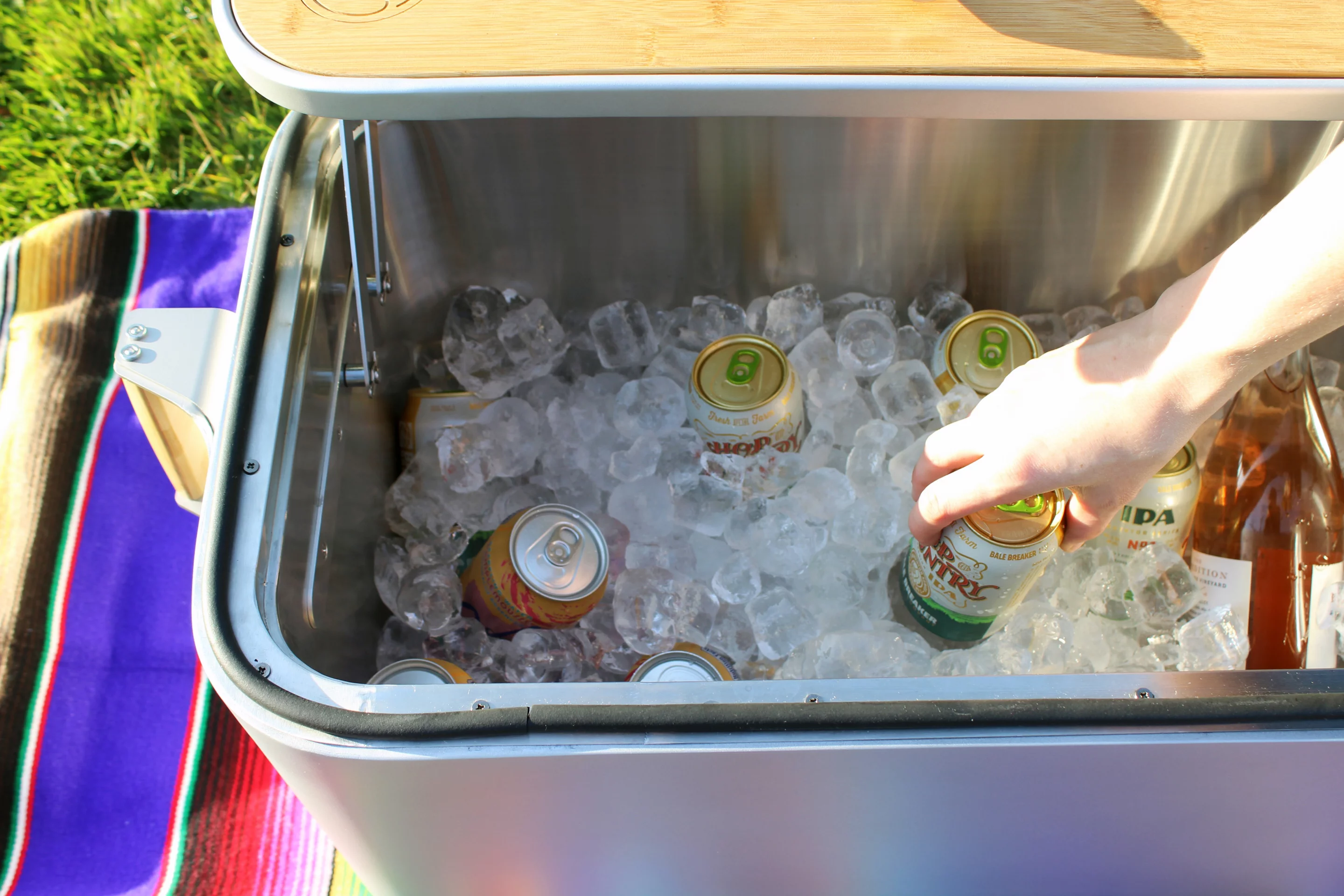 The Wooly cooler can retain i