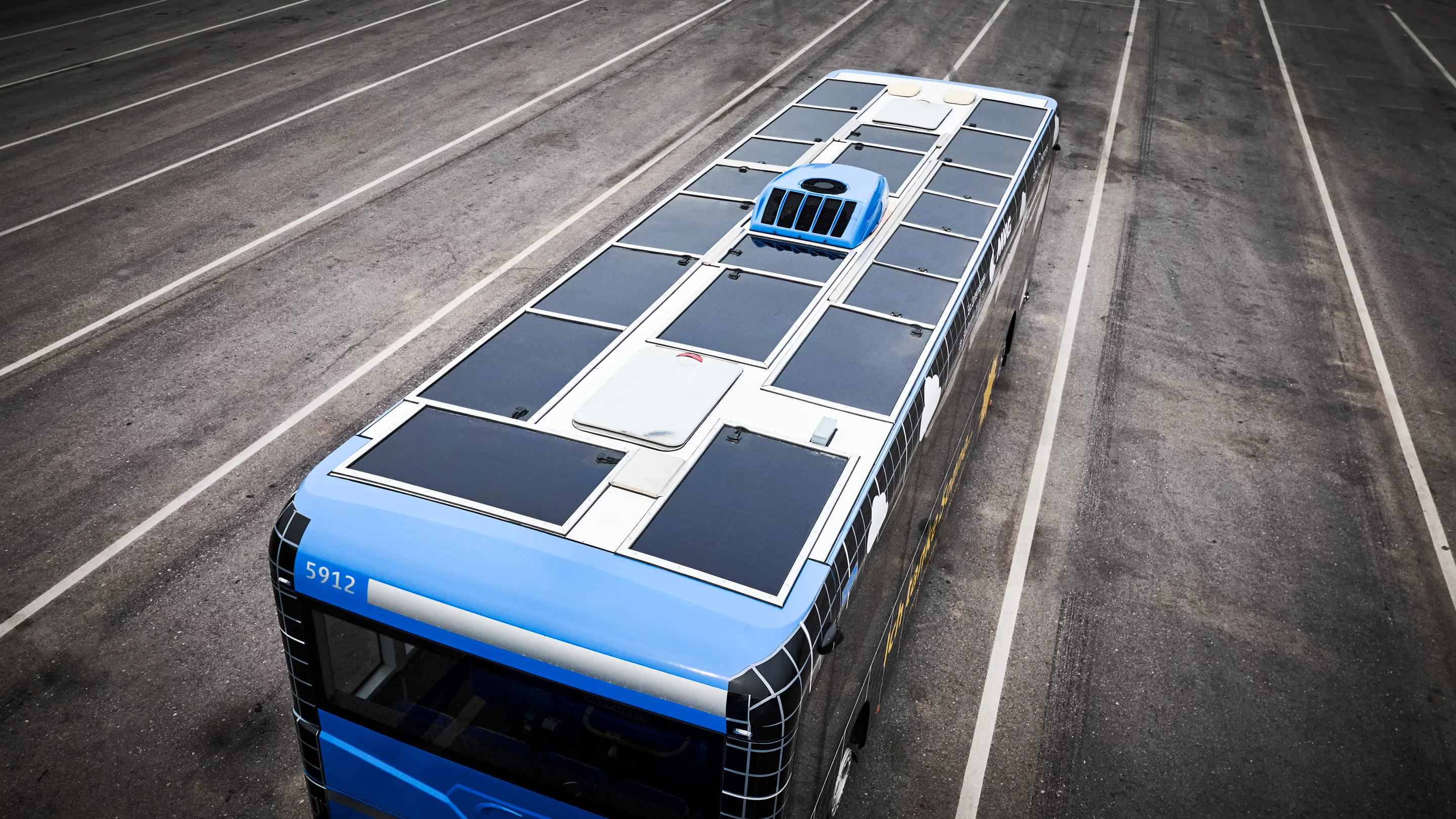 Sono Motors and transport company MVG have developed a bus trailer with 20 semi-flexible PV panels on its roof that harvest solar energy to juice up onboard batteries