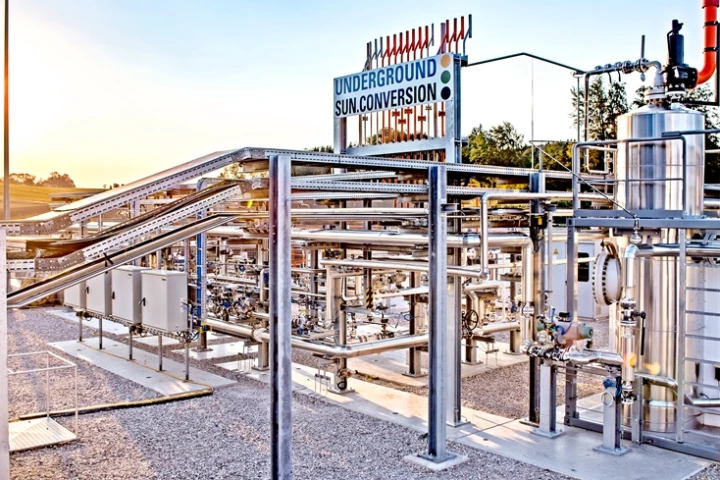 An Underground Sun Conversion pilot plant injects hydrogen and CO2 into an underground deposit