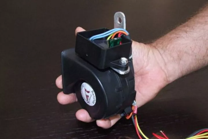 The Plug & Play Screamer is a more compact, easier-to-install version of the extremely loud Screaming Banshee motorcycle horn