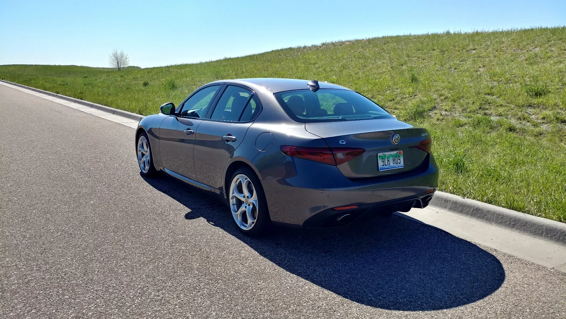 A worthwhile add-on for the Giulia Ti or Ti Sport is the Performance package, which adds adaptive suspension dampers and a limited-slip rear differential