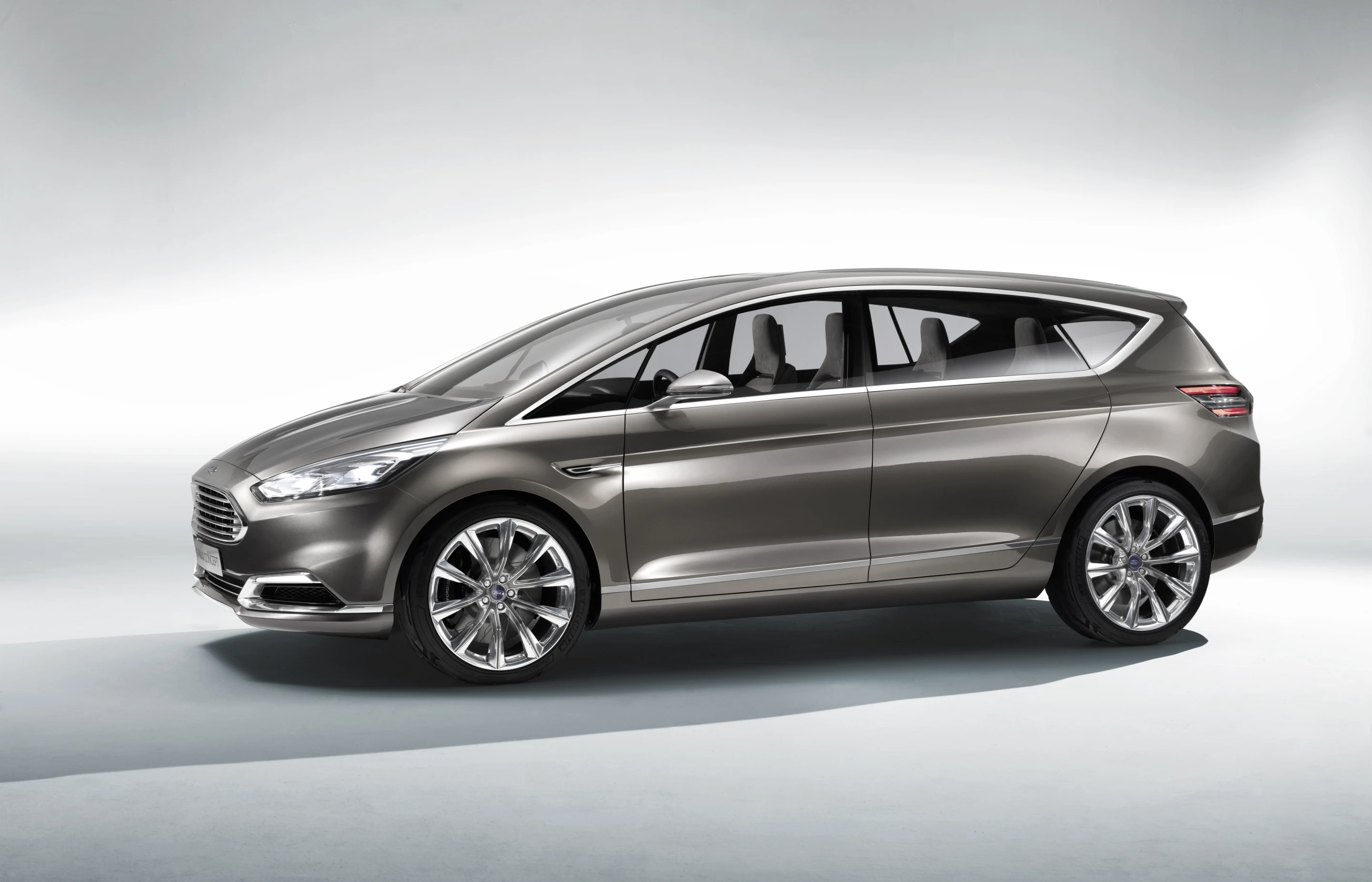 The Ford S-Max Concept has a dart-like profile