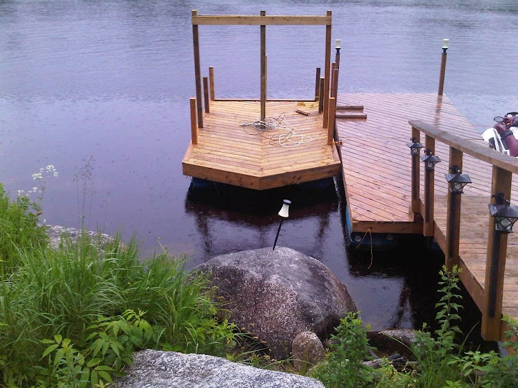Simple wooden base is complete