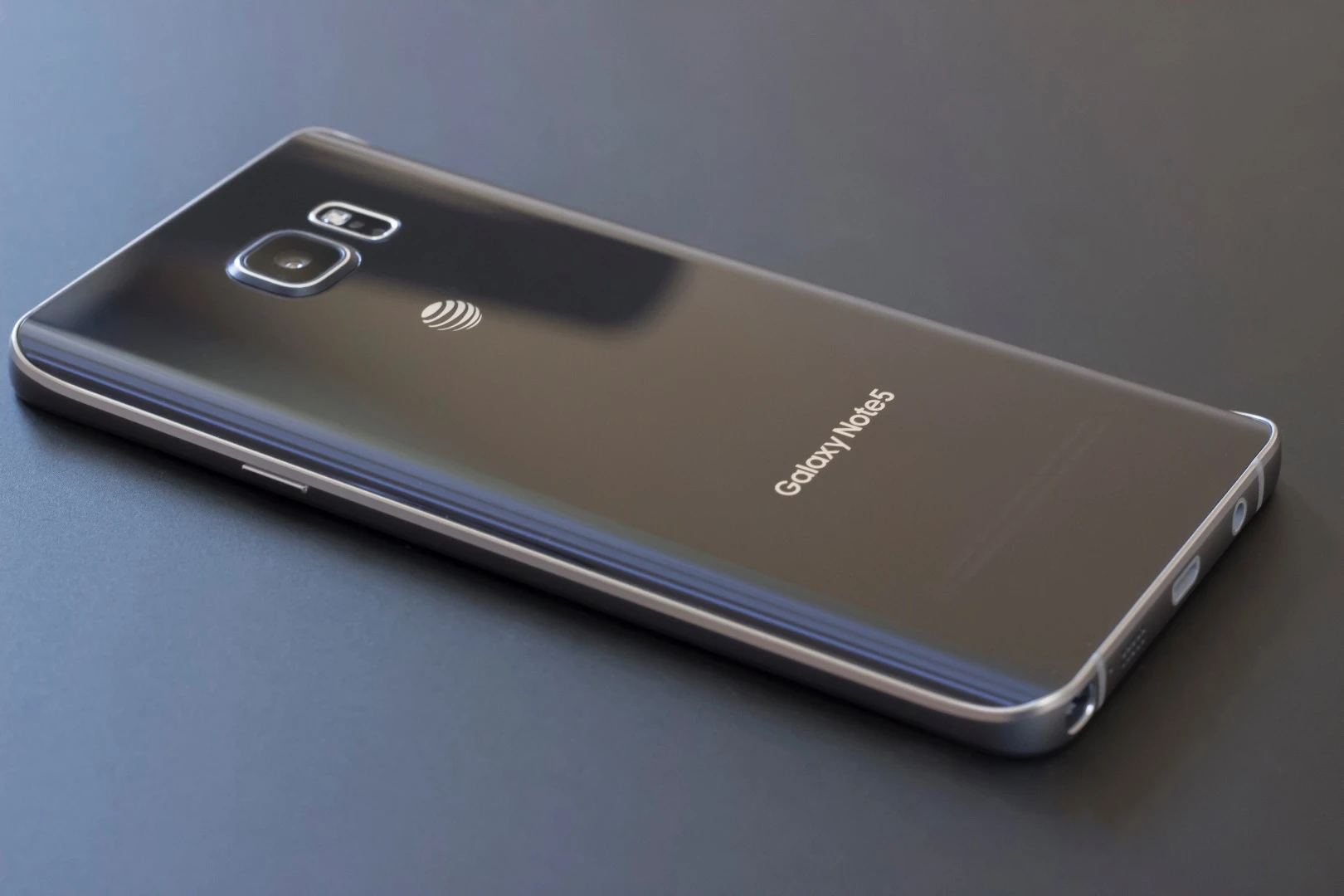 The 7.6 mm (0.3-inch) thick Note 5