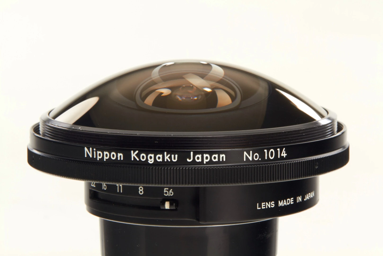 The Nikon Fisheye Nikkor F5.6 6.2-mm SAP is capable of seeing behind itself