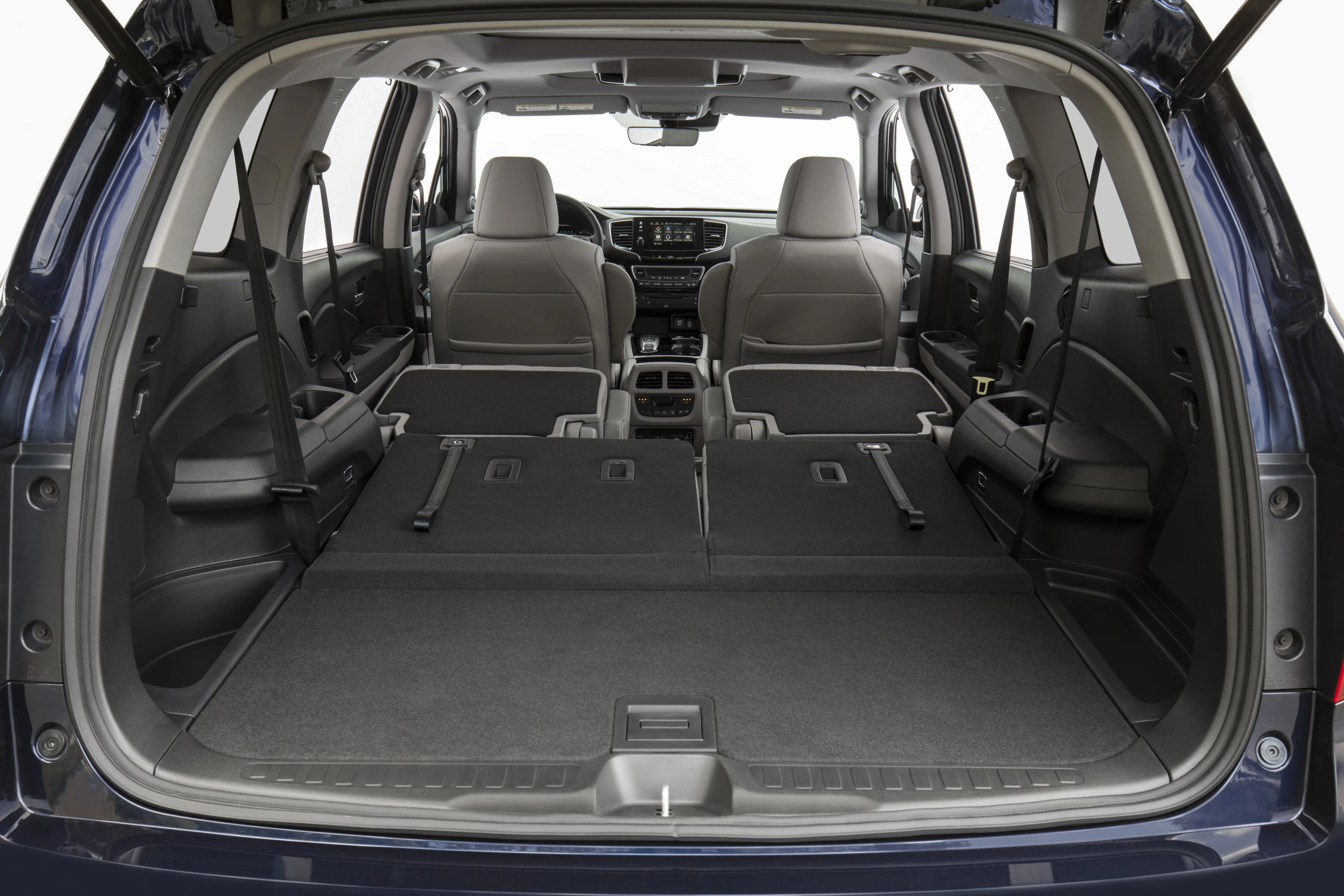 A total of 84 cubic feet (2,379 liters) is had in the 2019 Honda Pilot with the second and third rows folded down