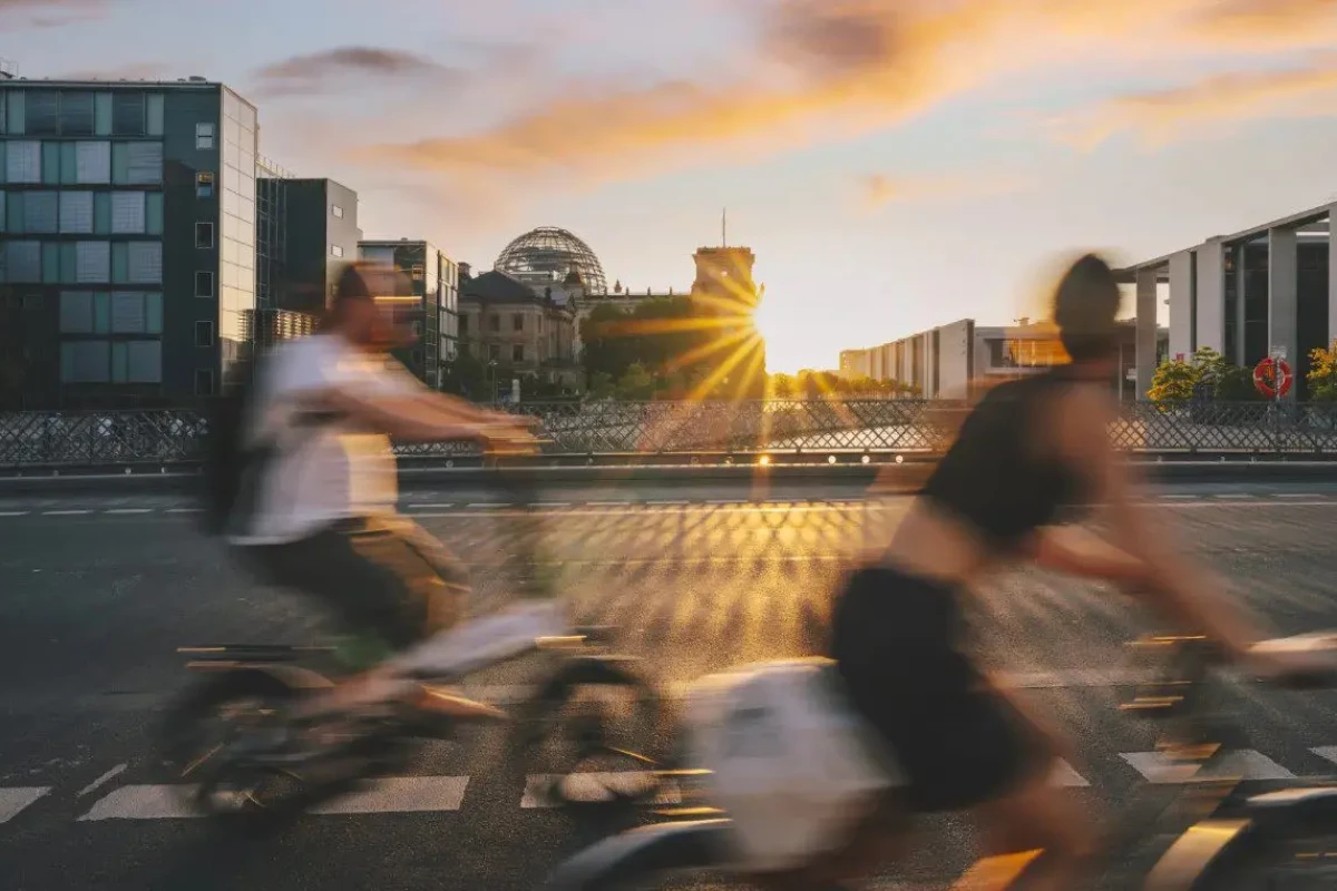 An ENYRING/Swobbee battery-swap service for ebikes is due to begin operation in Berlin and Amsterdam soon